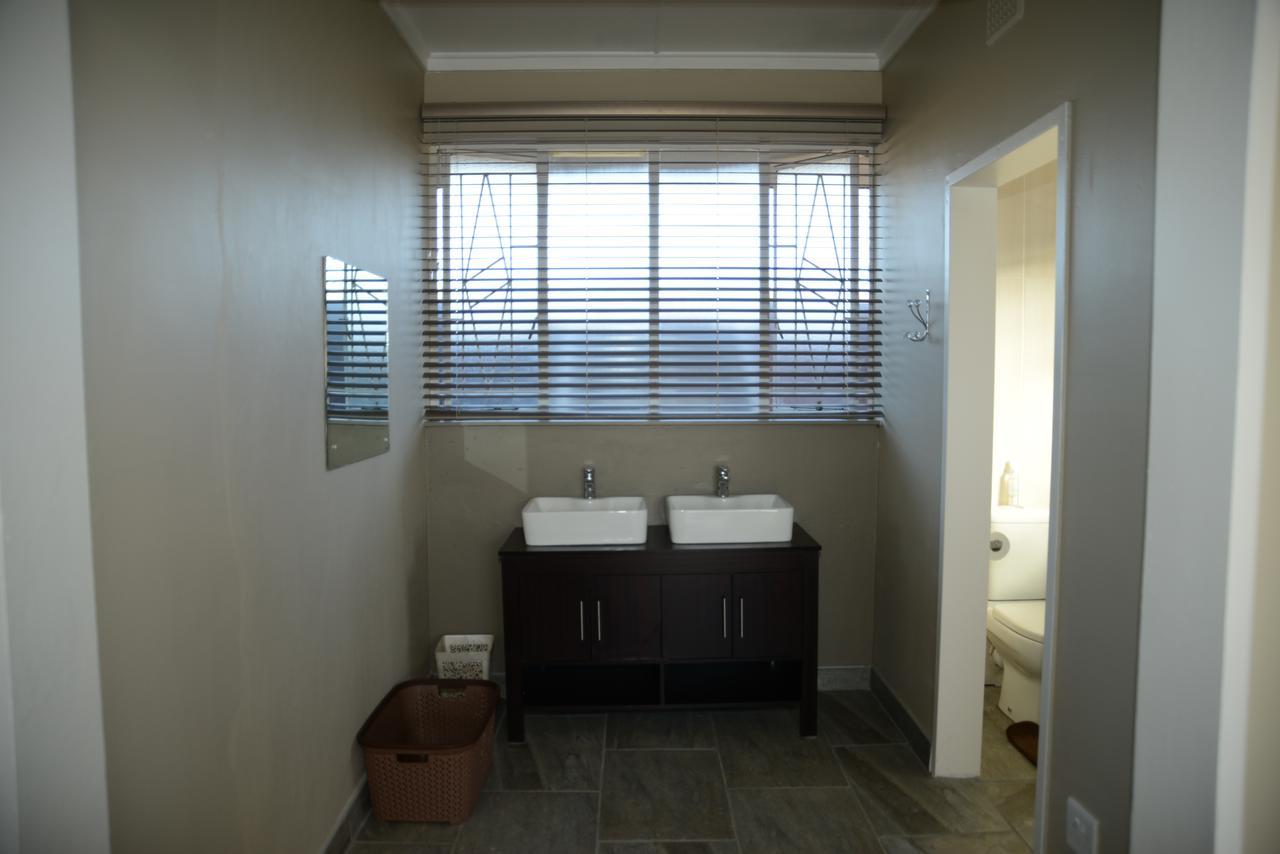 Skylight Lodge Harrismith Exterior photo